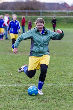 Bild 44 - B-Juniorinnen TSV Gnutz o.W. - SV Henstedt Ulzburg II : Ergebnis: ca. 5:0